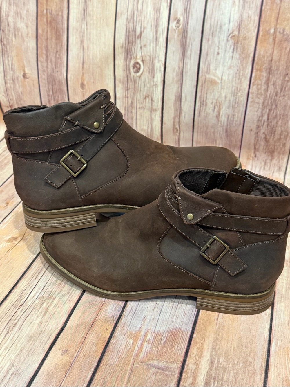 ✨NWT✨ Clarks “Camzin Dime” Ankle Boots in Dark Brown Leather - Women Size 9 Med